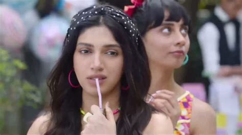 bhumi pednekar xxx|Thank You For Coming trailer: Bhumi Pednekars girl gang talks。